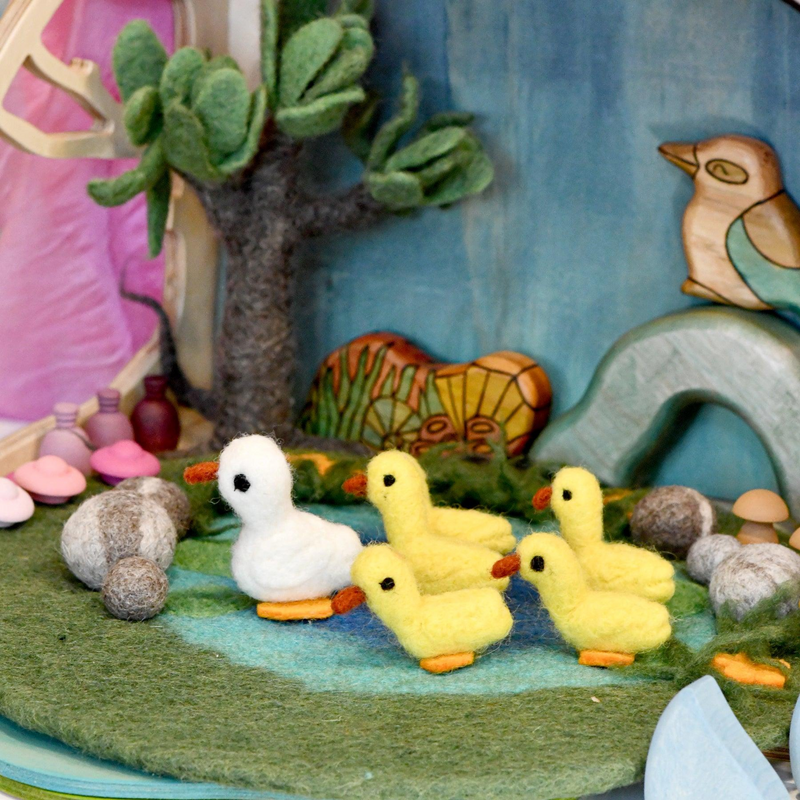 Duck Pond Playscape with 6 Ducks