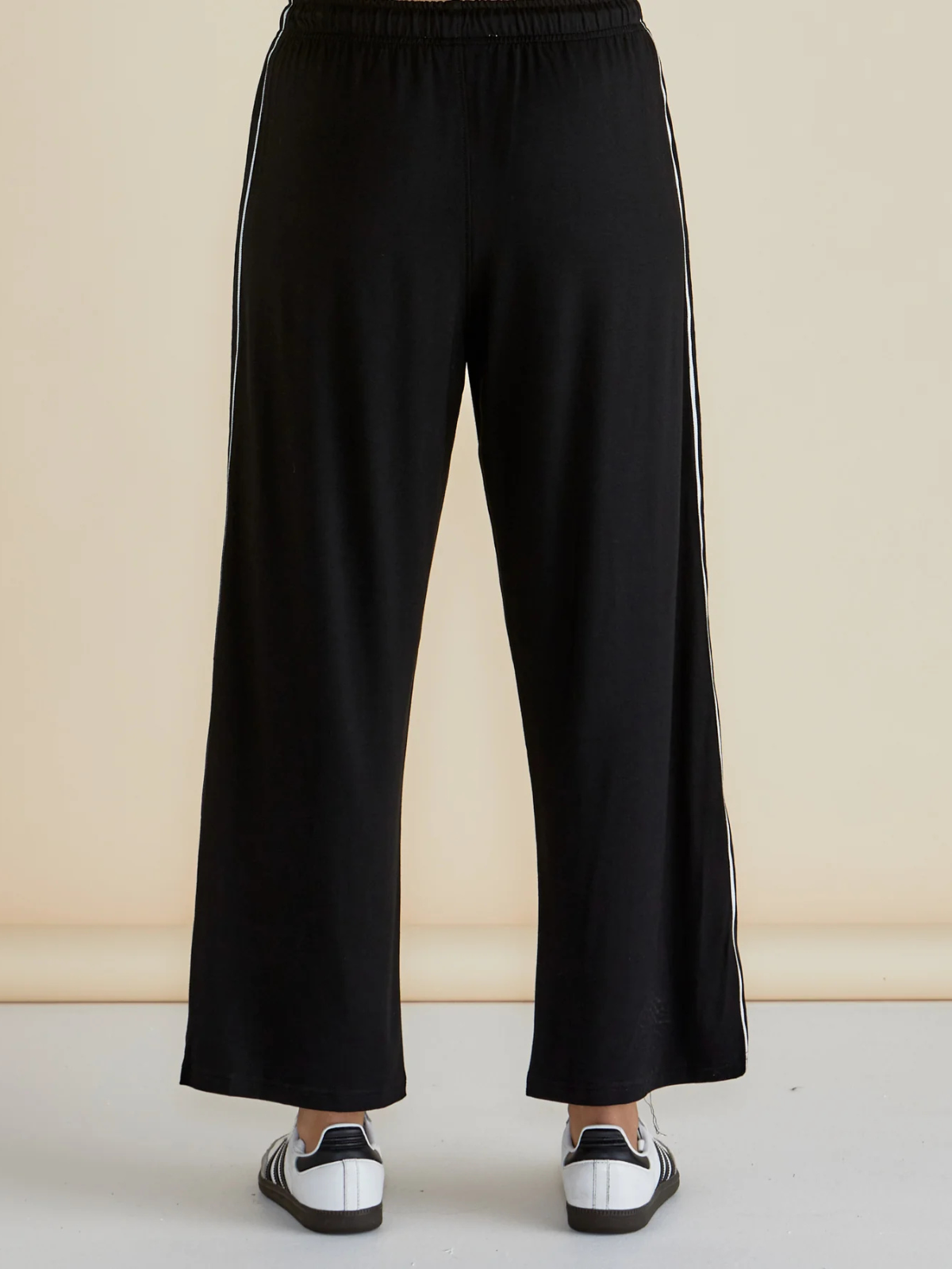 Evelyn Wide Leg Jogger - Black