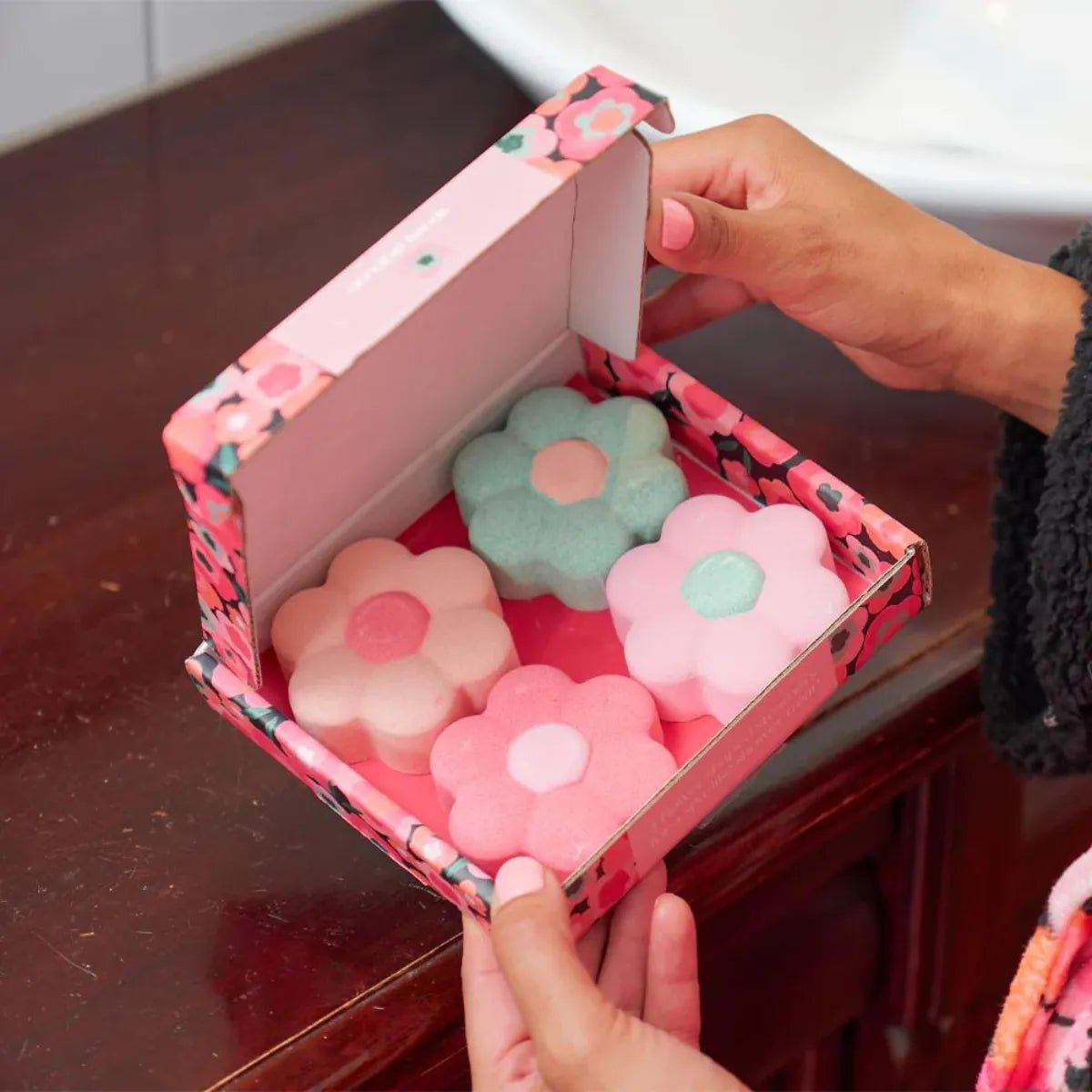 Annabel TrendsShower Steamer Gift Box - Floral Escape