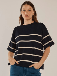 Betty BasicsBailey Boxy Top - Navy/Cream