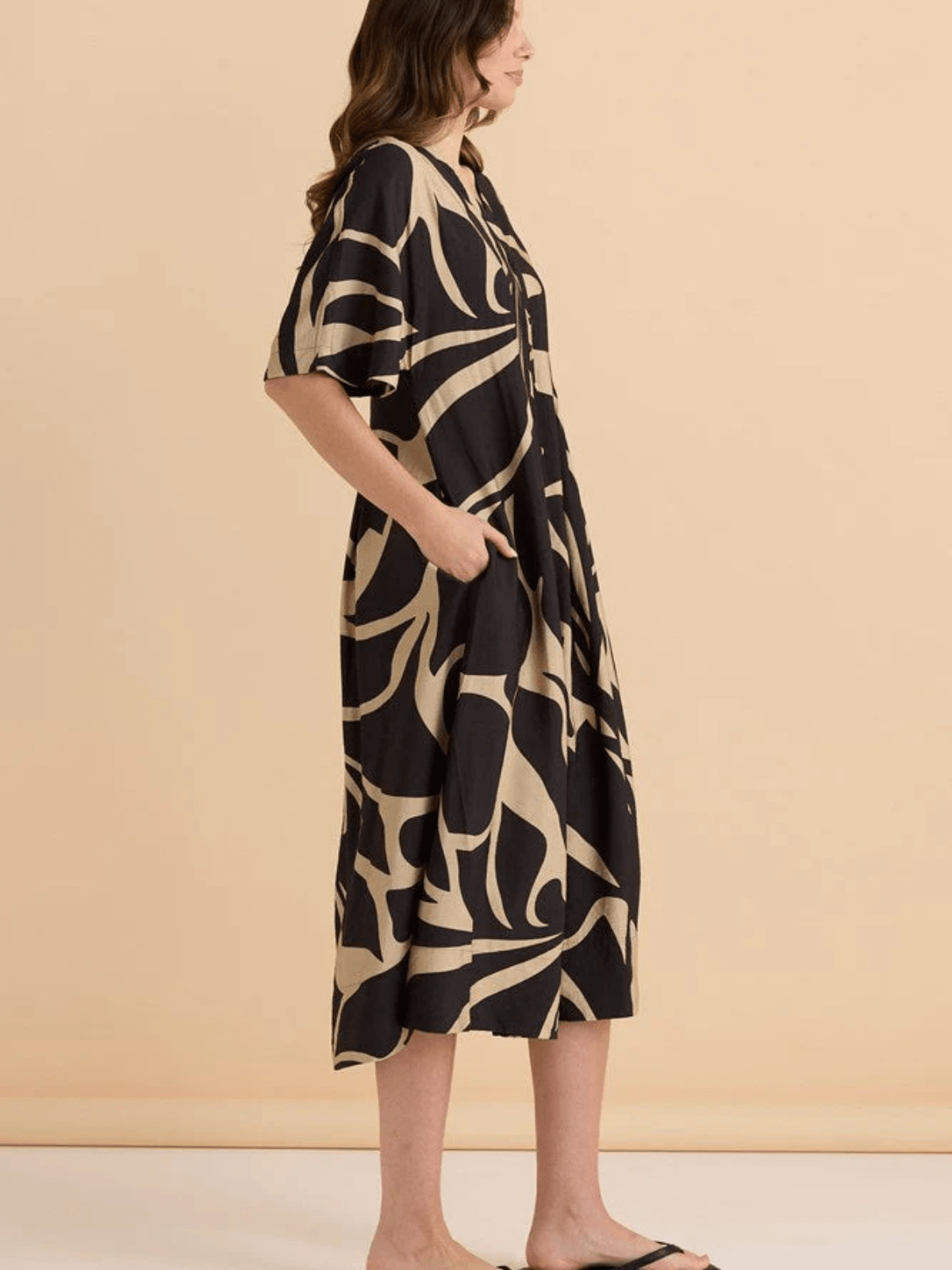 Betty BasicsCamille Dress - Monochrome Floral