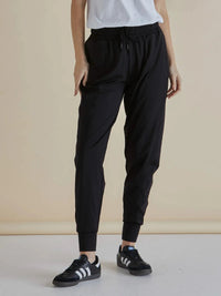 Betty BasicsCara Travel Jogger - Black