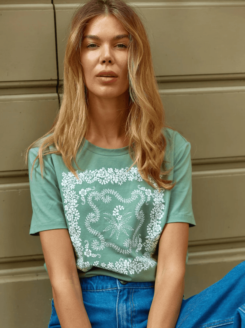 Betty BasicsEllia Crew Tee - Floral Print