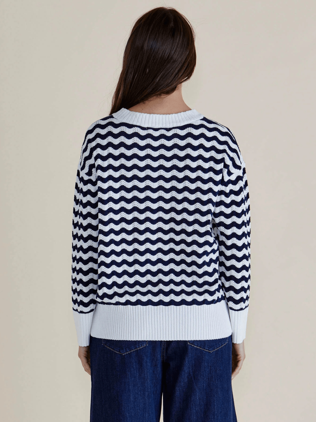 Betty BasicsEmber Knit Jumper - Navy Wave Stripe