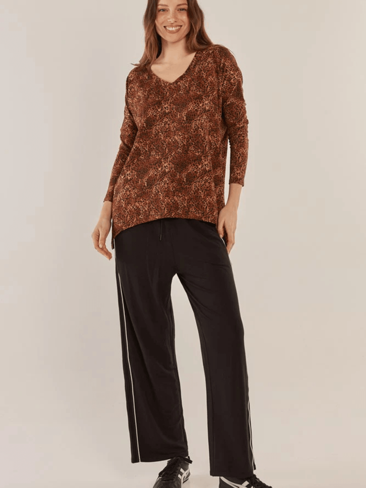 Betty BasicsEvelyn Wide Leg Jogger - Black/White