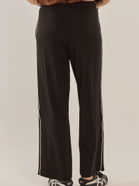 Betty BasicsEvelyn Wide Leg Jogger - Black/White