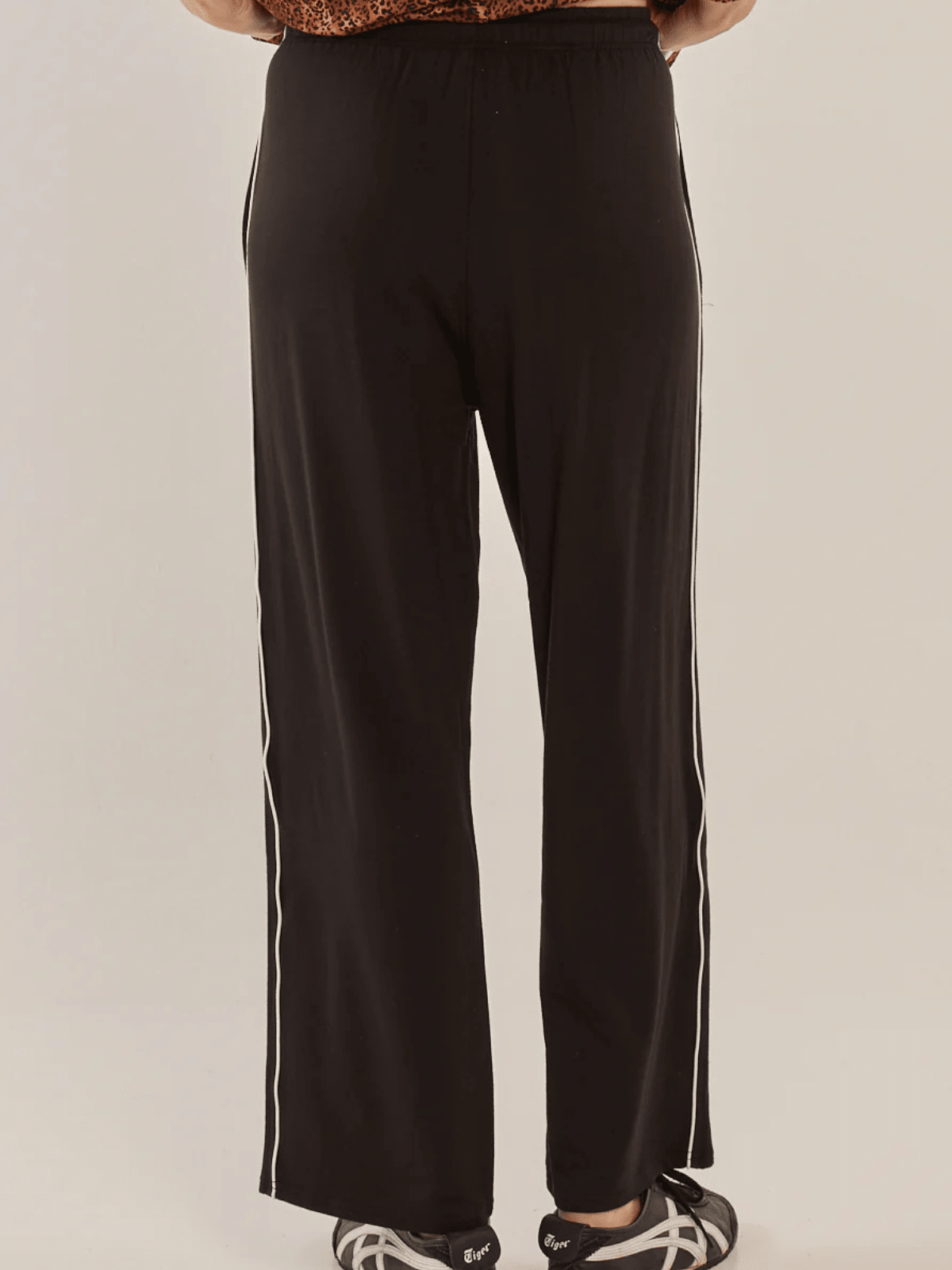 Betty BasicsEvelyn Wide Leg Jogger - Black/White