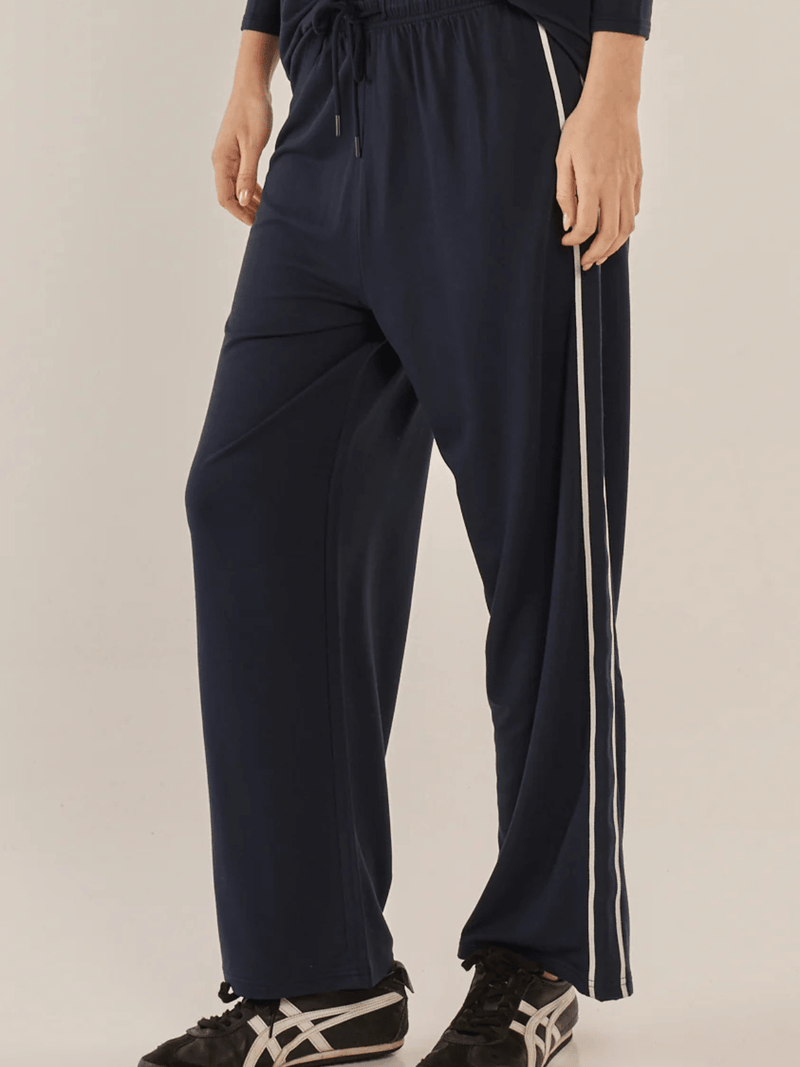 Betty BasicsEvelyn Wide Leg Jogger - Navy