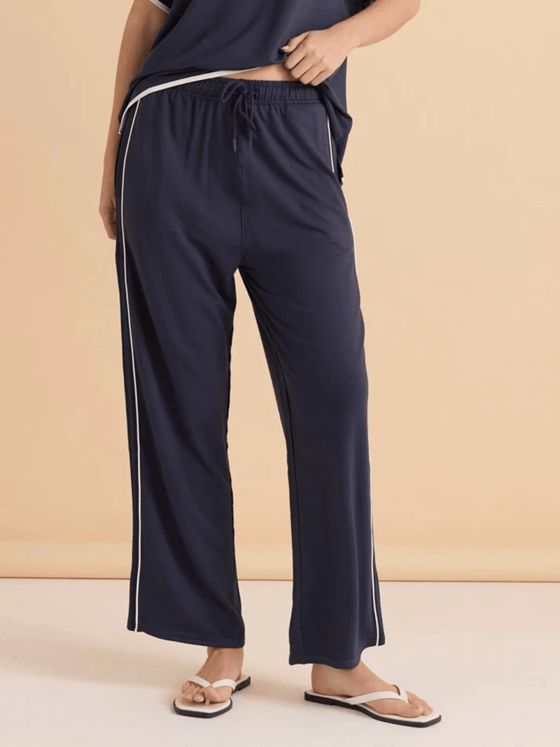 Betty BasicsEvelyn Wide Leg Jogger - Petrol/White