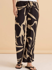 Betty BasicsSutton Relax Pant - Monochrome Floral