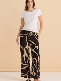 Betty BasicsSutton Relax Pant - Monochrome Floral