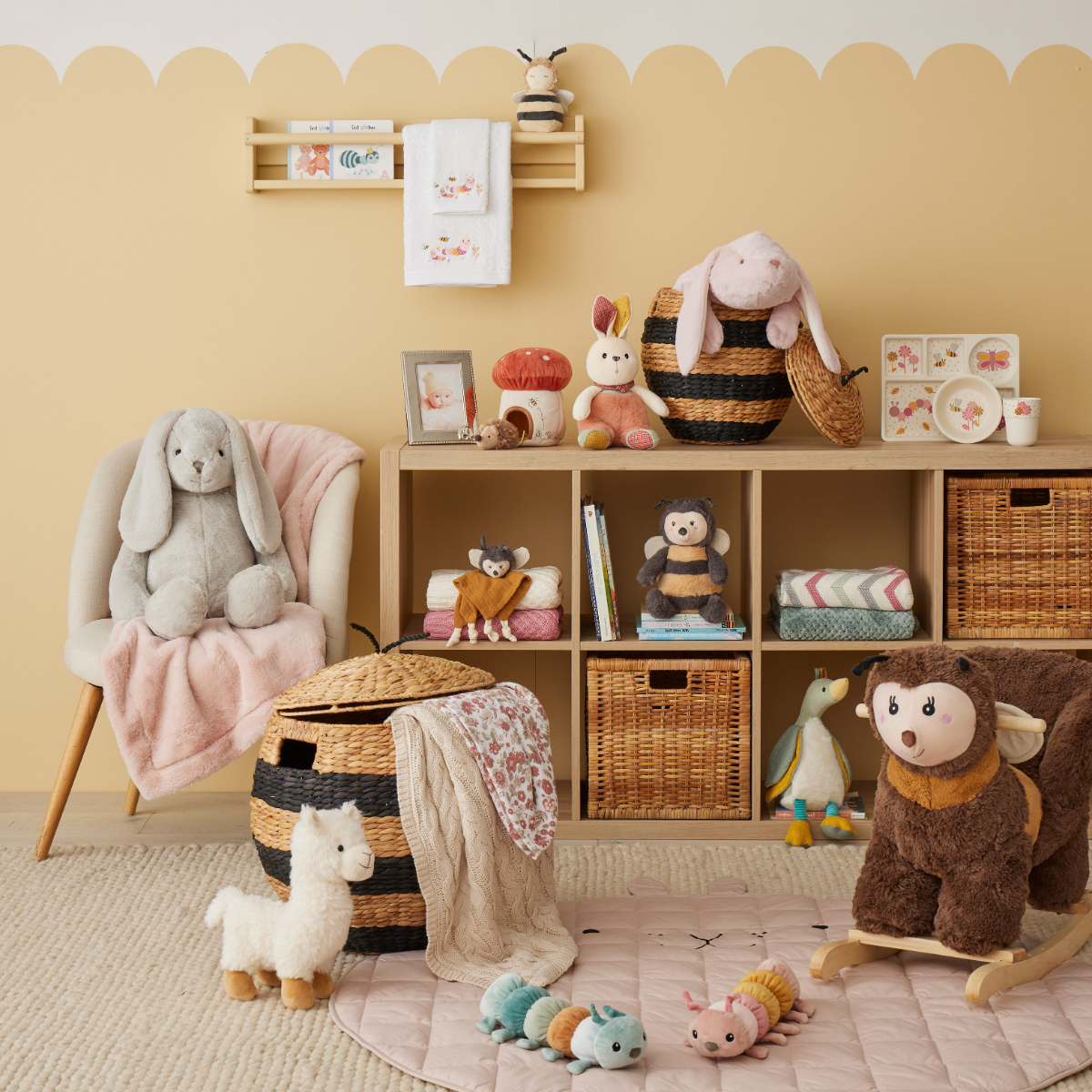 Bumble Bee Comforter - Jiggle & Giggle - Image 2