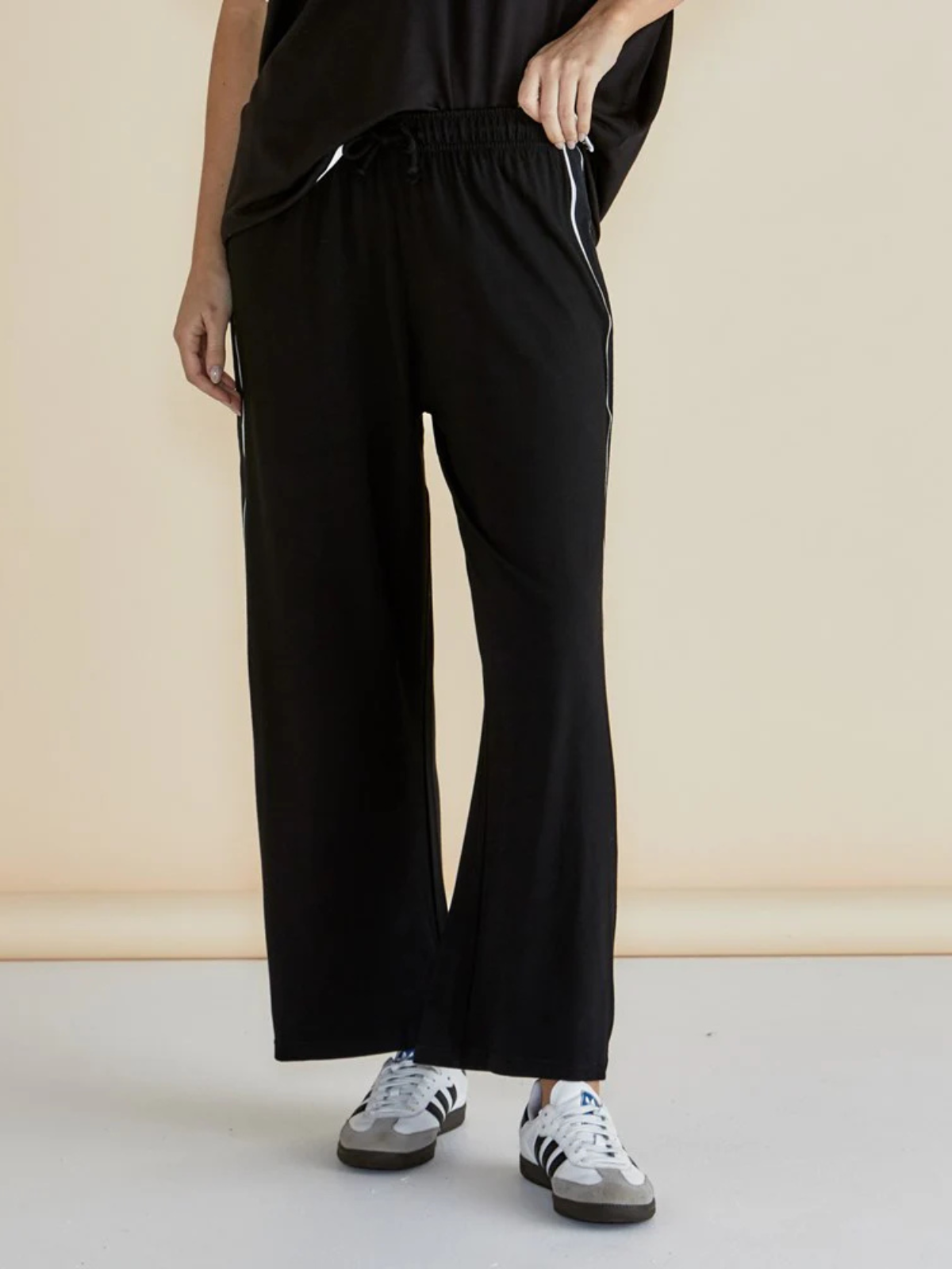 Evelyn Wide Leg Jogger - Black - Betty Basics - Image 2