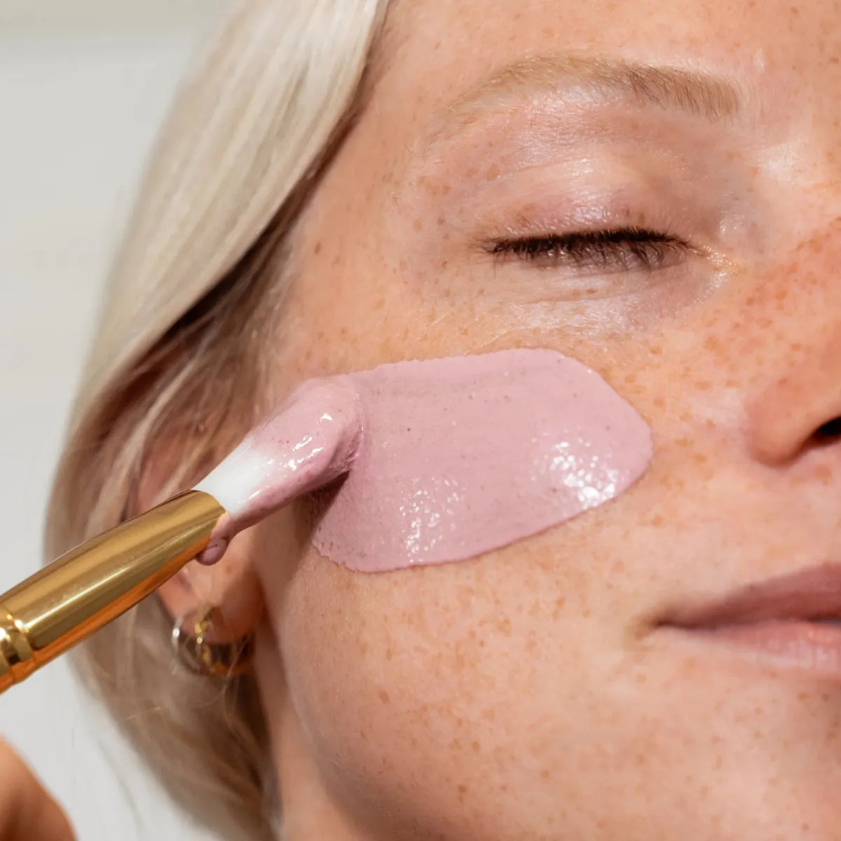 Facial Mask - Pink Vitamin C - Stray Willow - Image 3