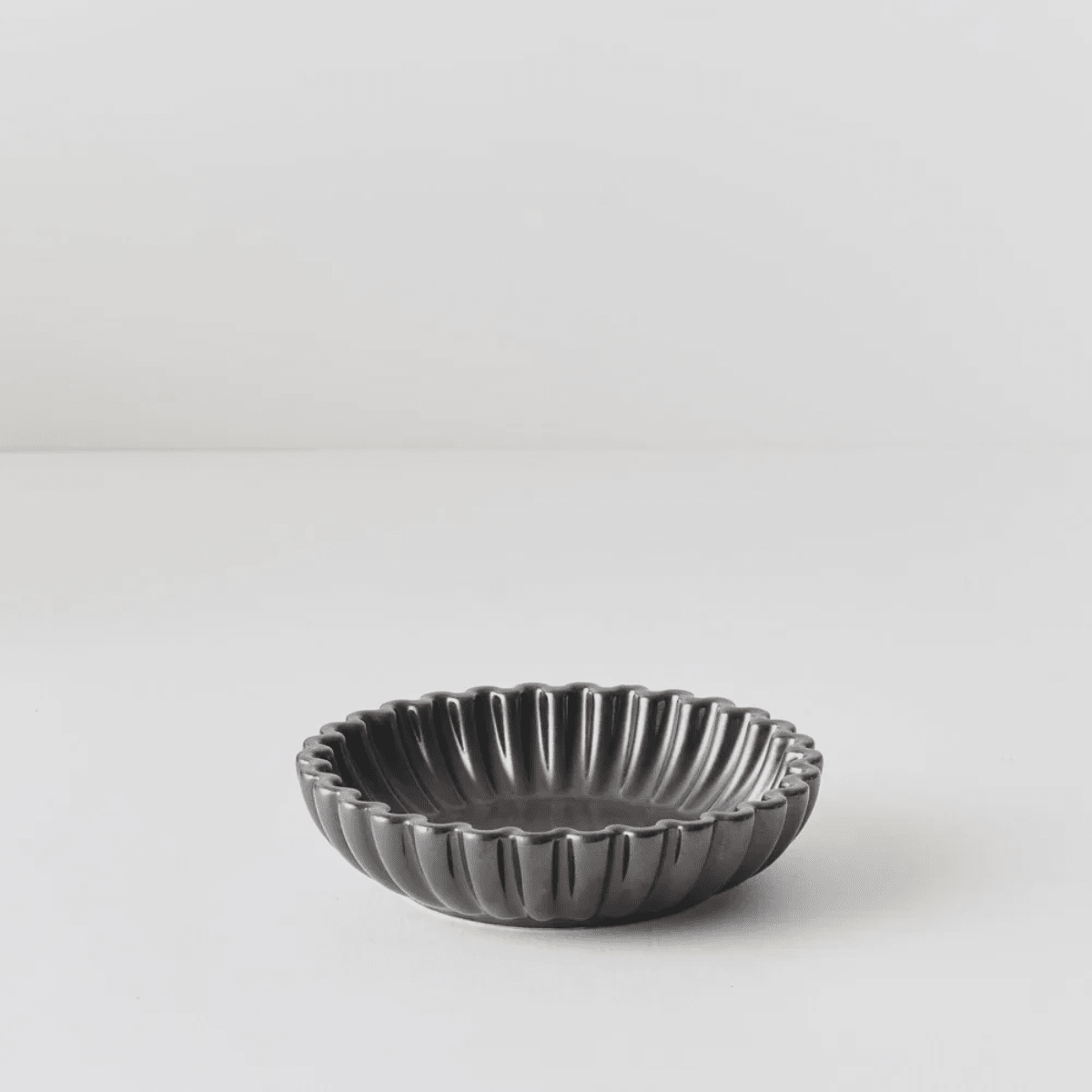 Floral InteriorsFelixia Dish - Black