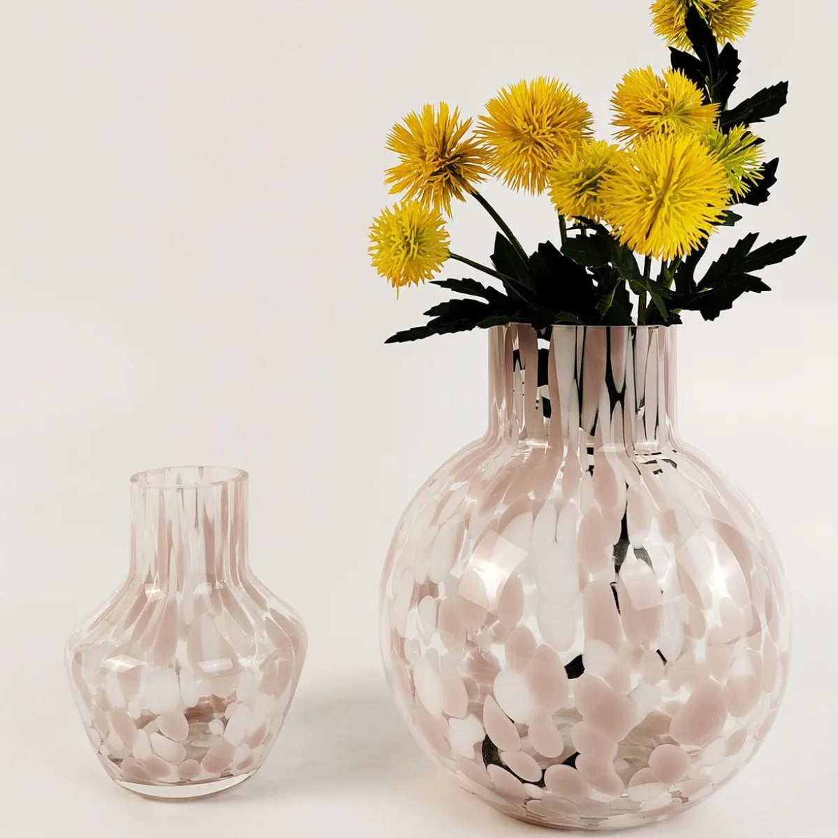Jaslyn Speckle Vase - White & Lilac - Urban Products - Image 2