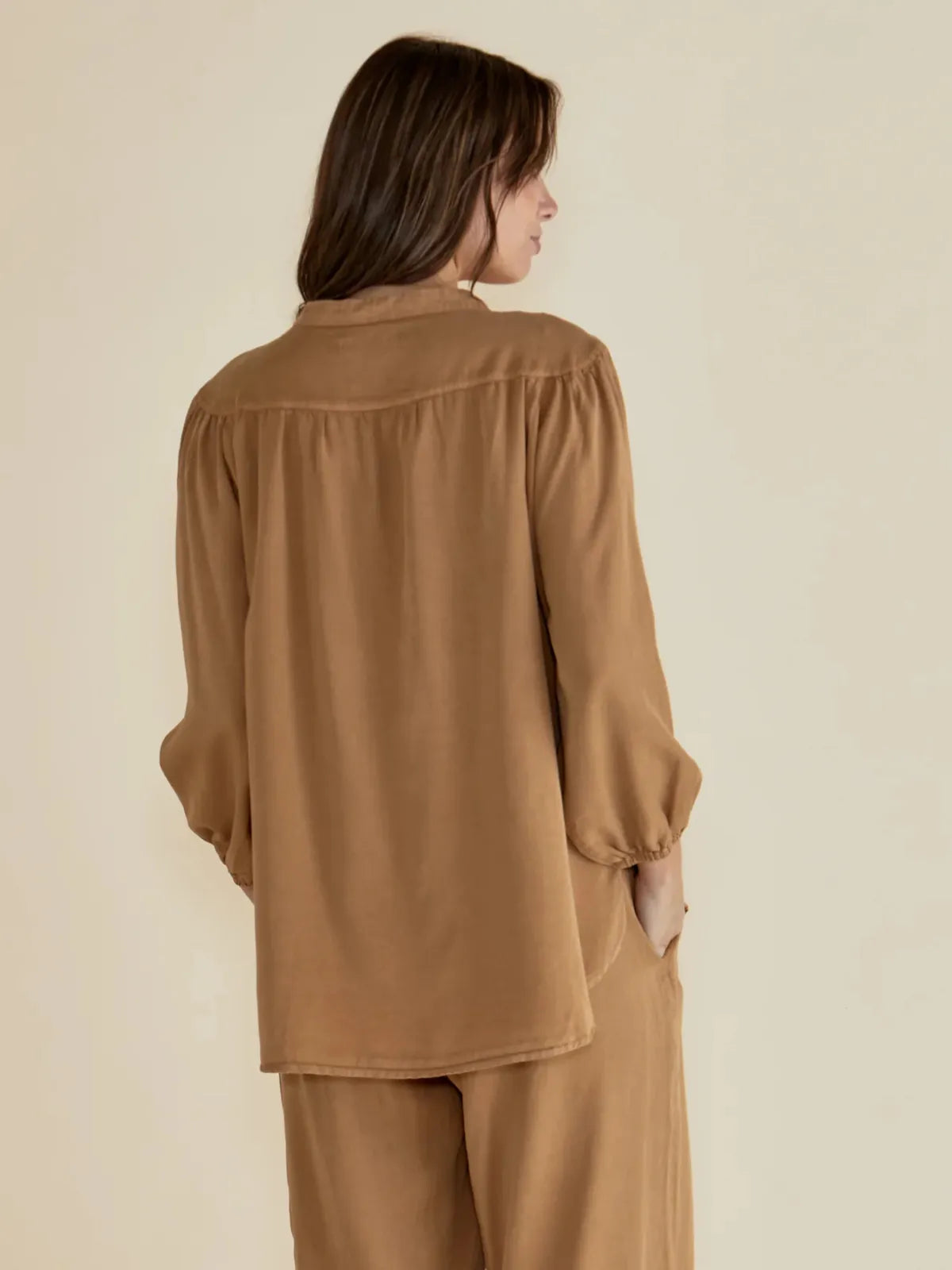 London Lyocell Blouse - Tan - Betty Basics - Image 3