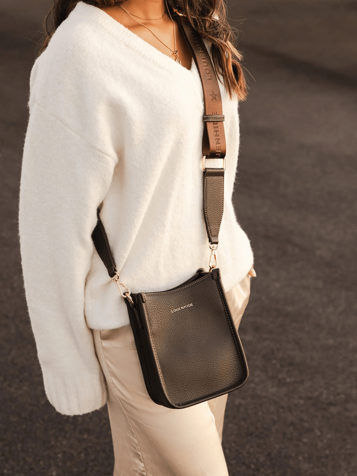 LouenhideParker Phone Crossbody Bag - Chocolate