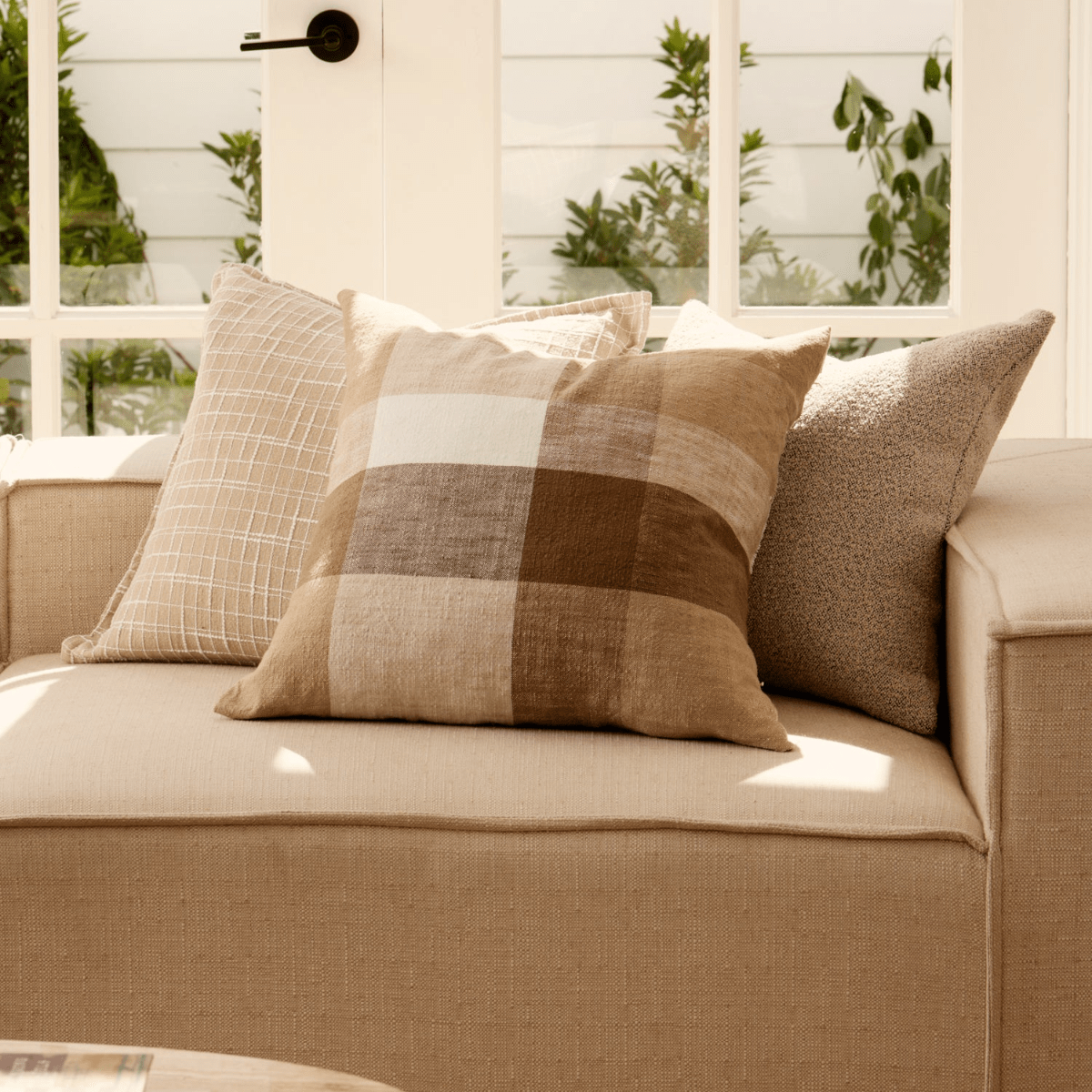 Madras LinkHeide Coffee Check Cushion