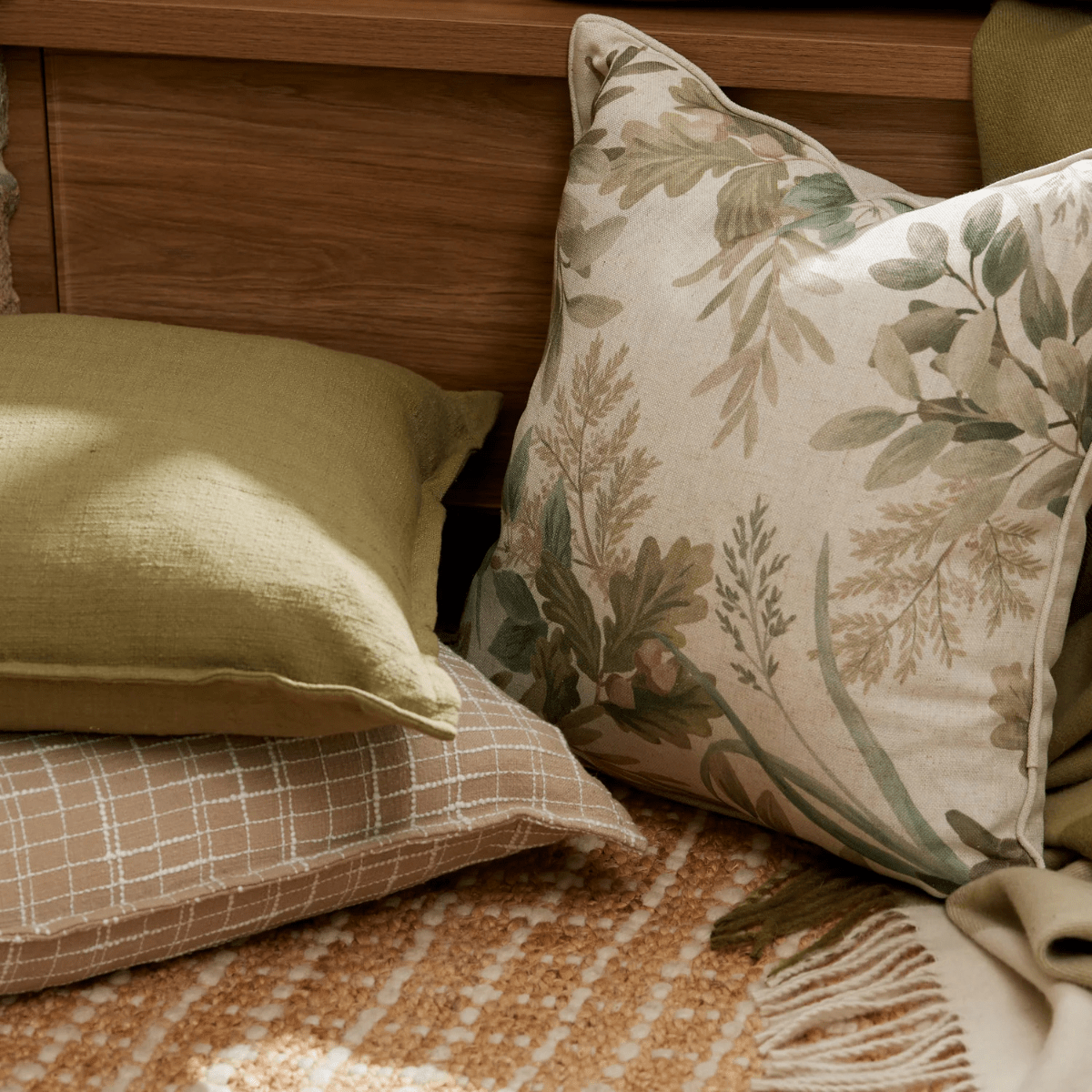 Madras LinkOlsen White Check Cushion