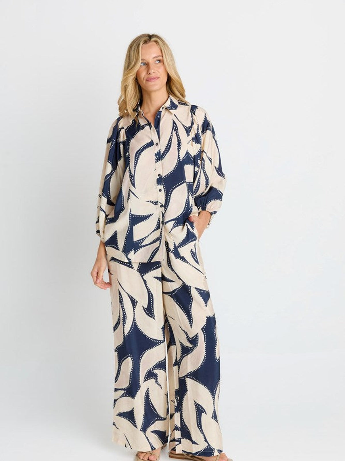 Nova Shirt - Navy Floral Print