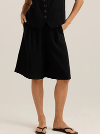 SassEbba Bermuda Short - Black