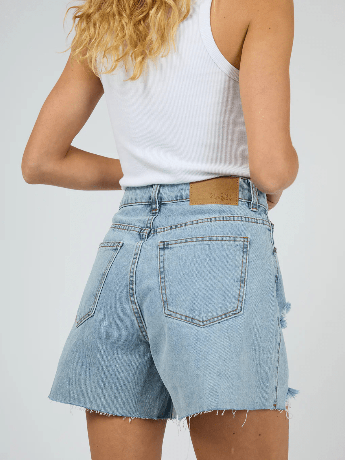 Silent TheoryKyia Short Destroyed - Light Blue