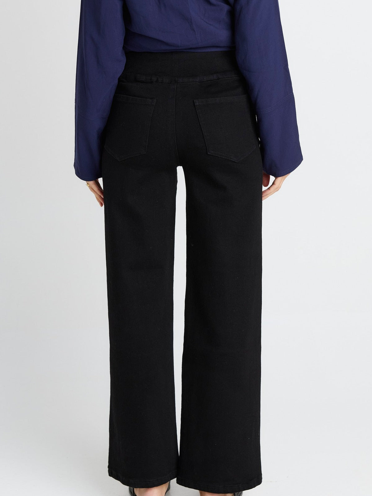 Straight Stretch Jean - Black