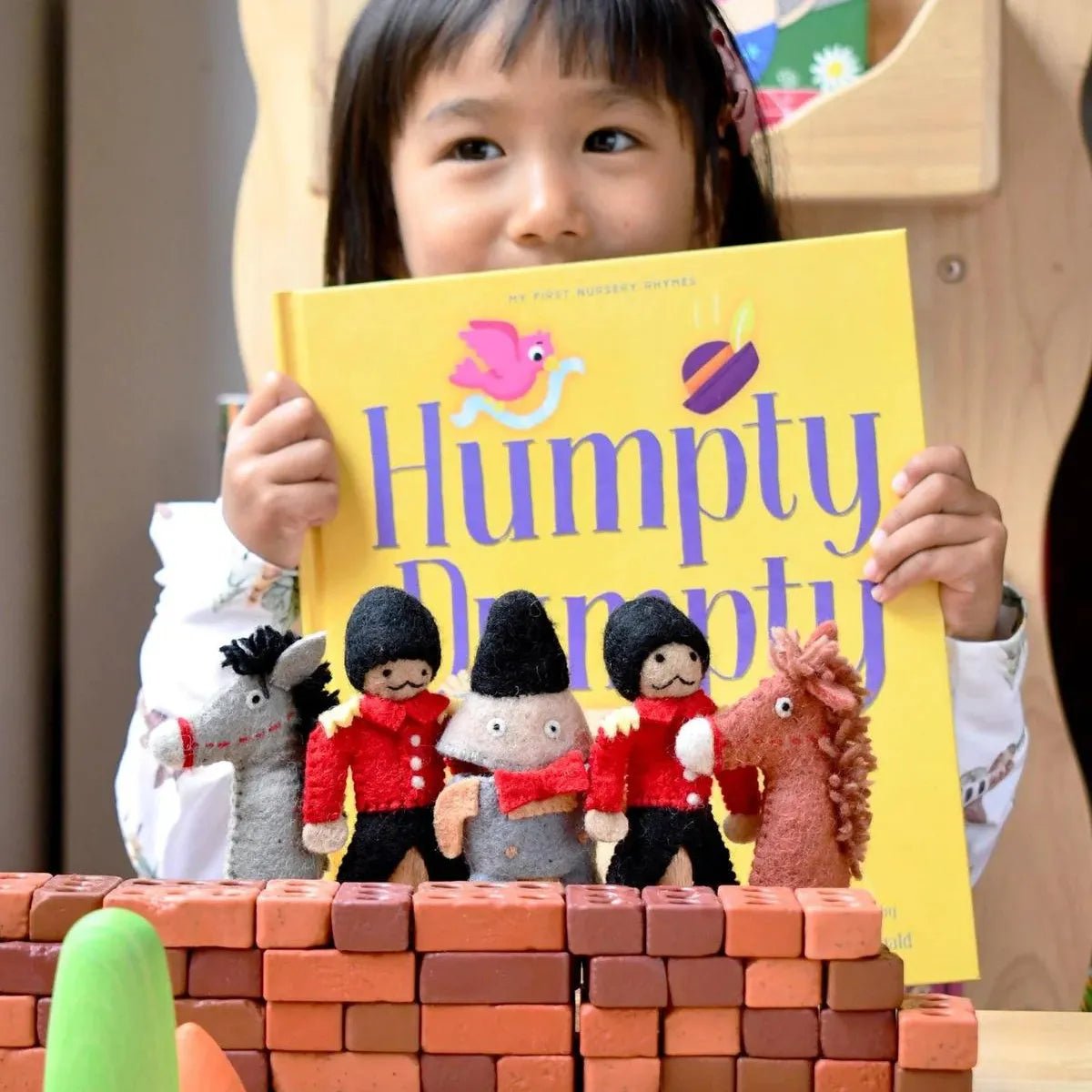Tara TreasuresHumpty Dumpty Finger Puppet Set