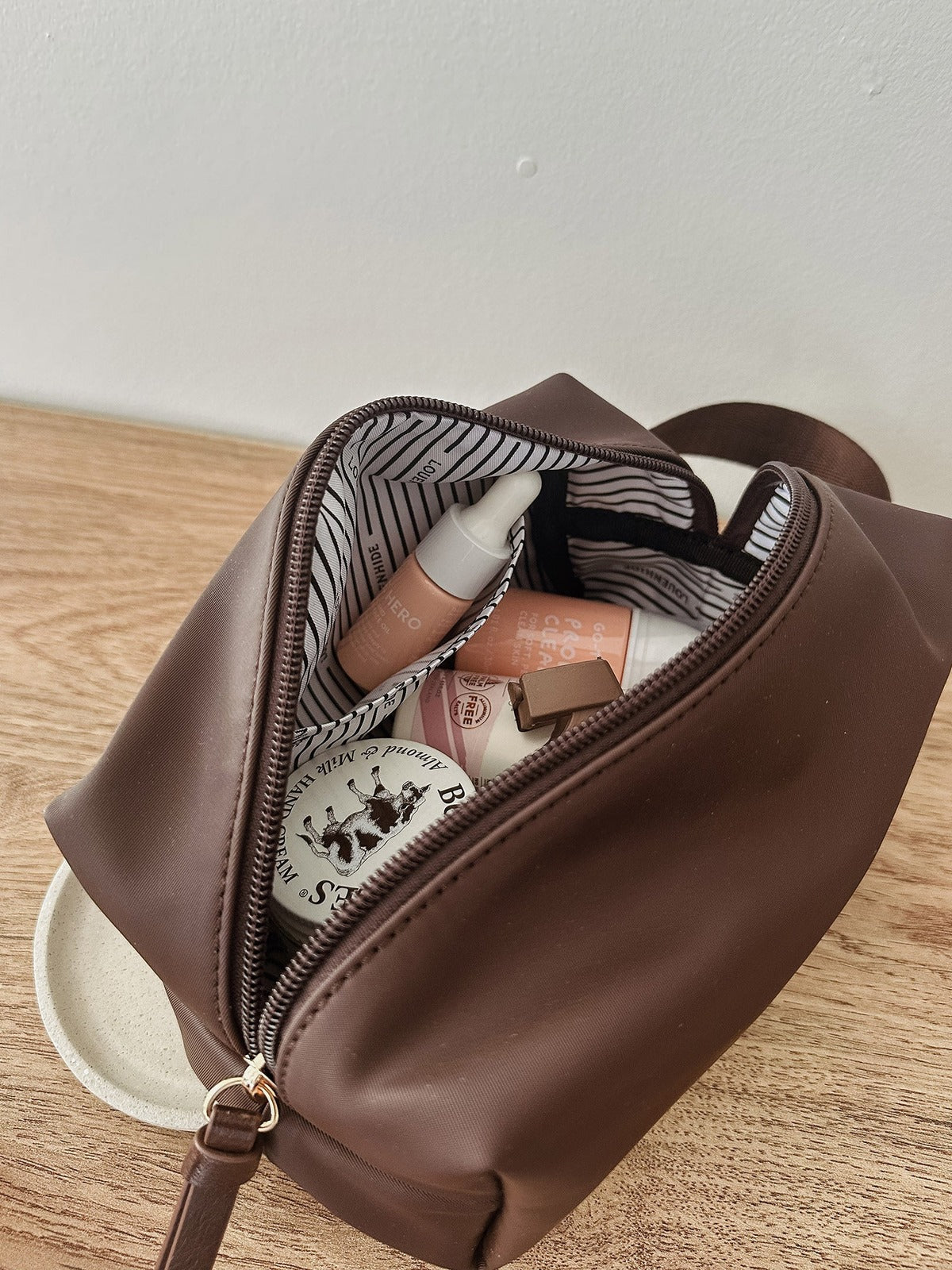 Xena Cosmetic Case - Chocolate